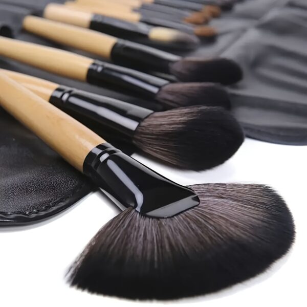 24pcs Professional Makeup Brush Set for Beginners - Oval Brushes with ABS Plastic Handles and Polyester Bristles, Unscented, Suitable for Normal Skin, Includes Foundation, Blush, Eye Shadow, Concealer Brushes with Soft Bristles and Durable Holder