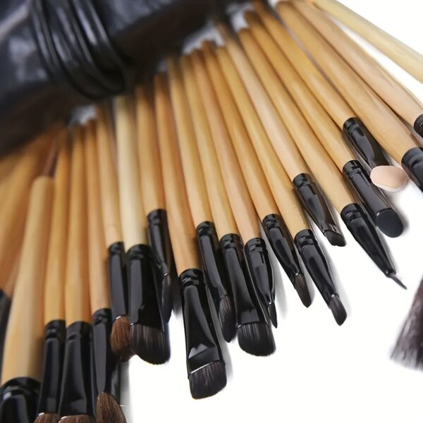 24pcs Professional Makeup Brush Set for Beginners - Oval Brushes with ABS Plastic Handles and Polyester Bristles, Unscented, Suitable for Normal Skin, Includes Foundation, Blush, Eye Shadow, Concealer Brushes with Soft Bristles and Durable Holder